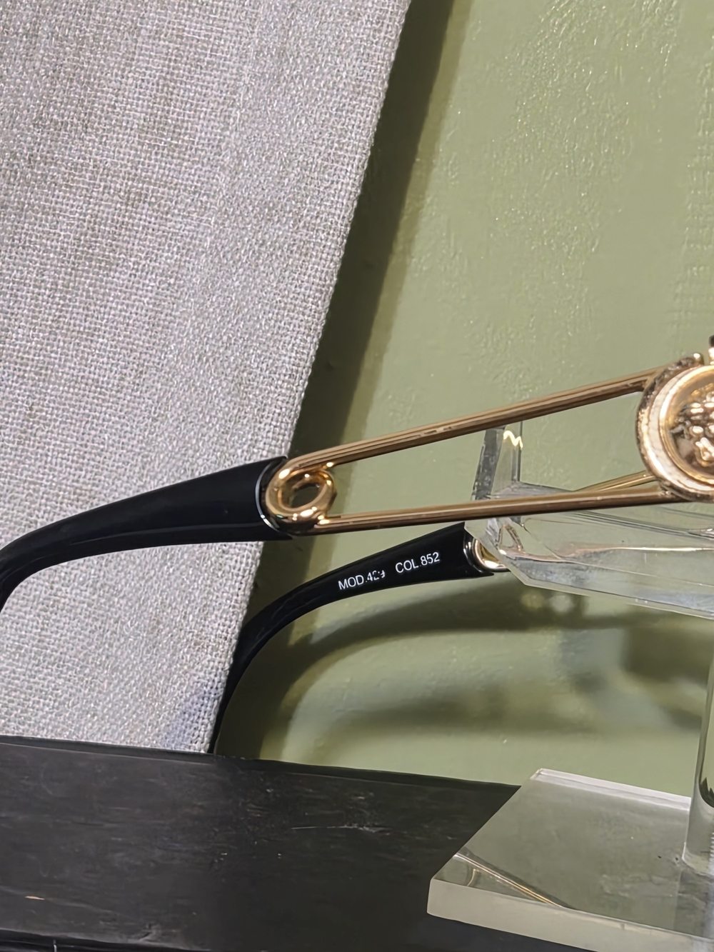 Gold and Black Safety Pin Detail Sunglasses - Unbranded